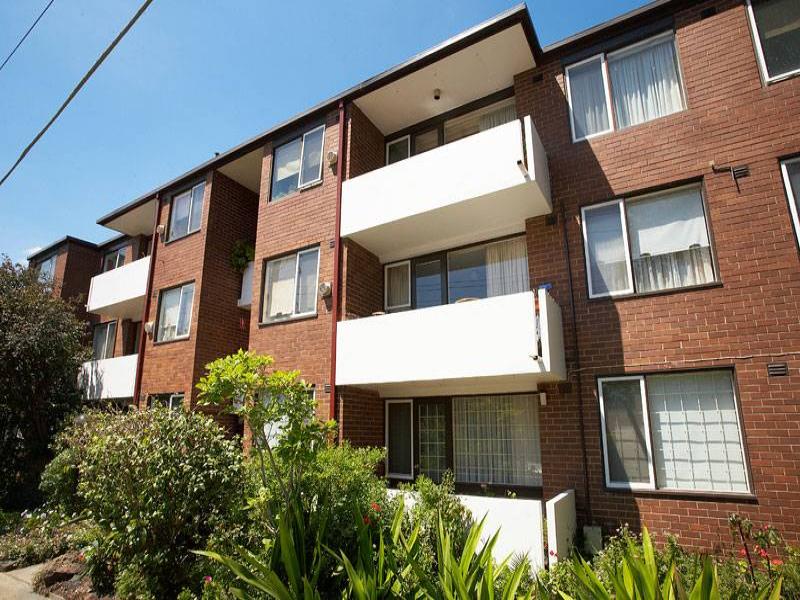 2/19 Robe Street, St Kilda, VIC 3182