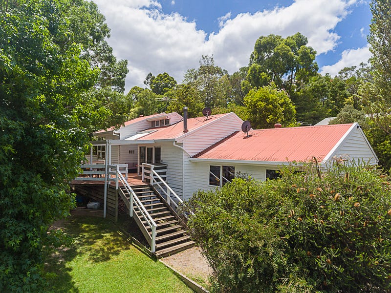 14 Benton Road, Healesville, Vic 3777 Property Details