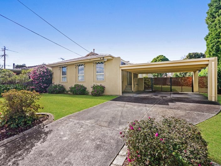 19 Arnold Drive, Scoresby, Vic 3179 Property Details