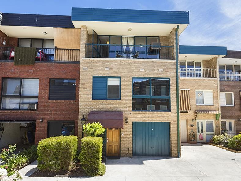 25/8 The Strand, Williamstown, Vic 3016 Property Details