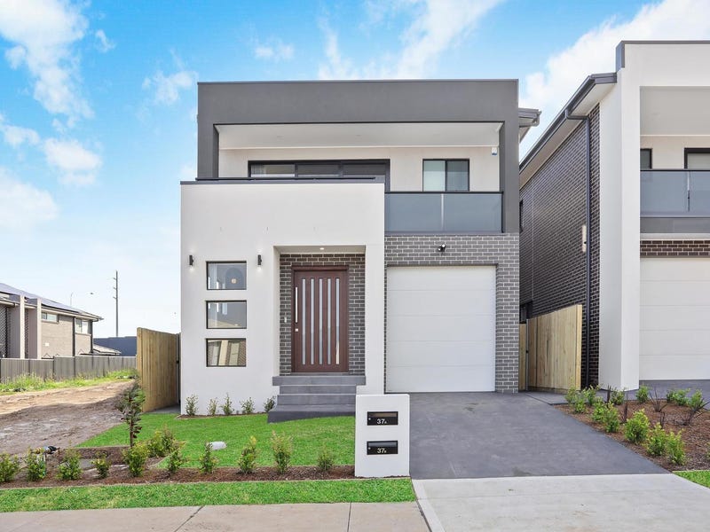 5 Bedroom Properties for Rent in Oran Park, NSW 2570