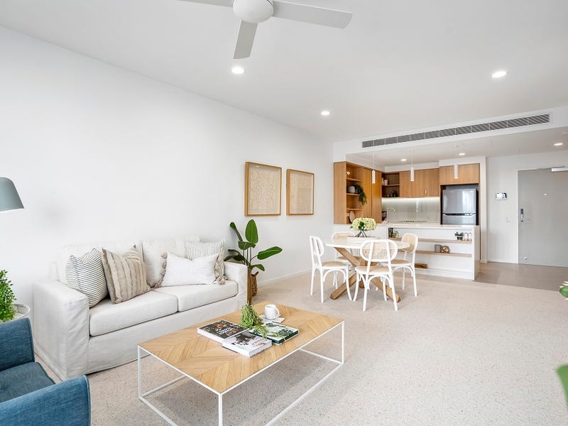 Houses for Sale in Mermaid Beach, QLD 4218 (+1 location) Pg. 12