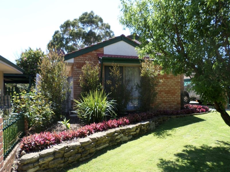 10 Navel Close, Seville Grove, WA 6112