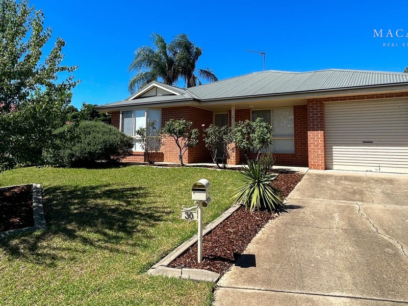30 Woomera Place, Glenfield Park, NSW 2650