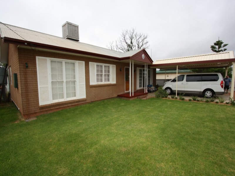 6 Bourke Street, Cobar, NSW 2835