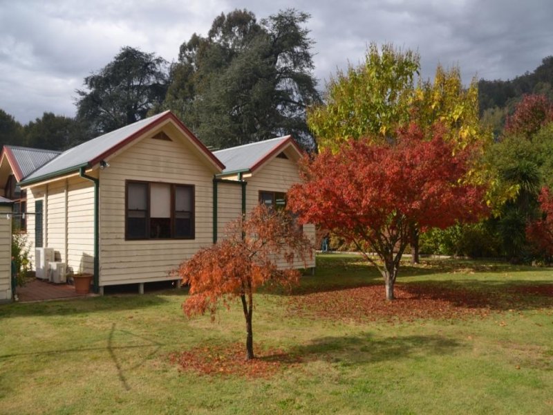 17 Railway Avenue, Bright, Vic 3741 Property Details