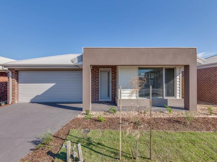 6 Straw Flower Circuit, Greenvale, VIC 3059