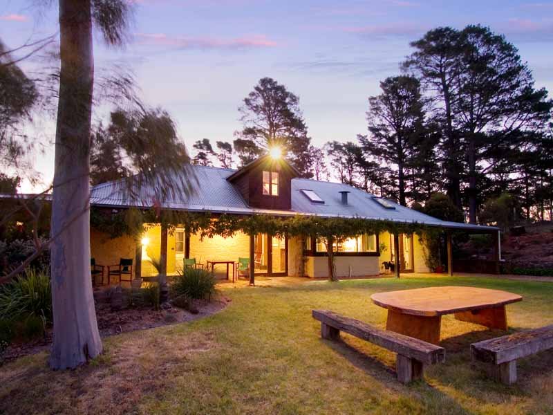 110 Flat Rock Road, Kangaroo Ground, VIC 3097