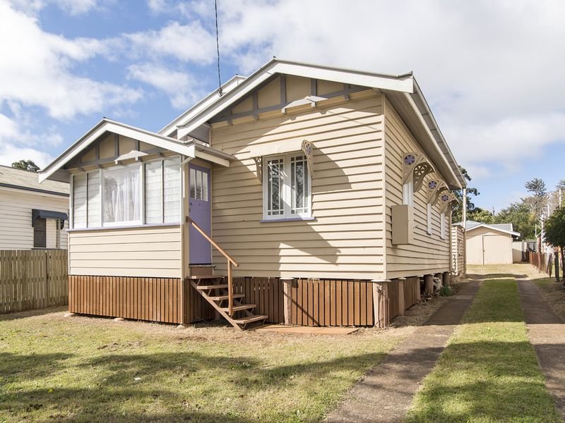 726 Ruthven Street, South Toowoomba, QLD 4350