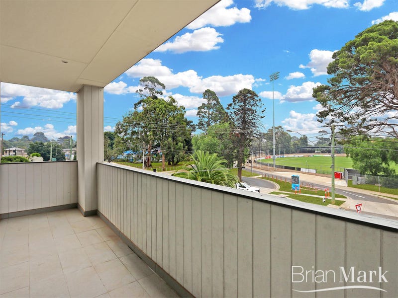 2/221 Watton Street, Werribee, Vic 3030 Property Details
