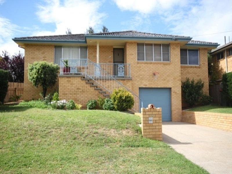 2 Carmichael Avenue, Tamworth, NSW 2340 Property Details