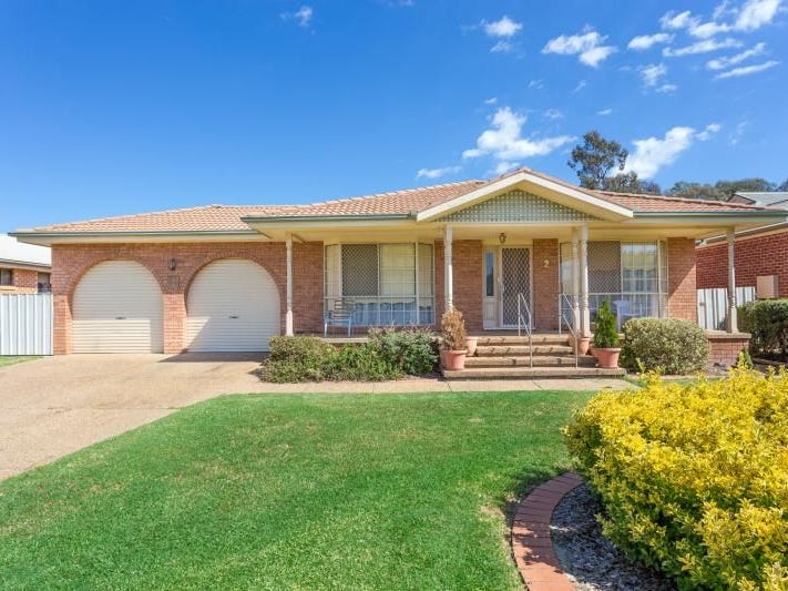 2 Cooba Place, Estella, NSW 2650