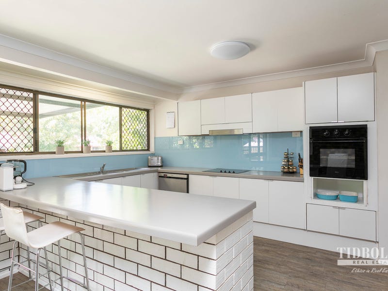 2 Chestnut Cres, Victoria Point, QLD 4165