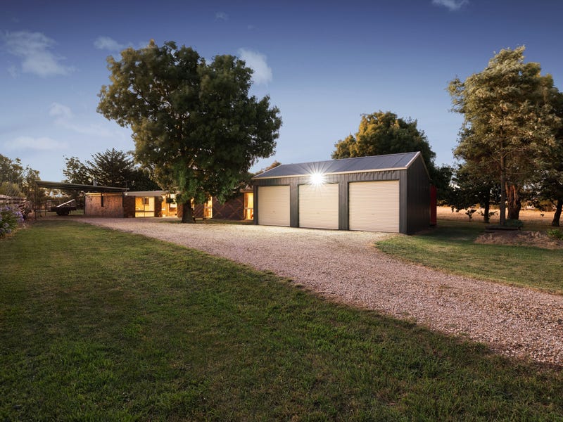 2411 Melbourne Lancefield Road, Romsey, VIC 3434