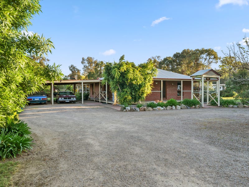 140 High Road, Murchison East, VIC 3610