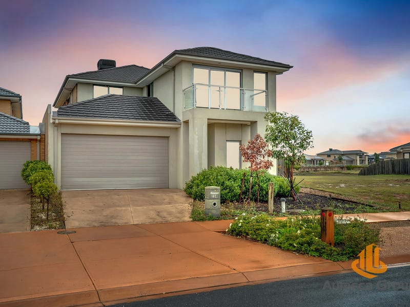 230 Sanctuary Lakes South Boulevard, Point Cook, VIC 3030 realestate