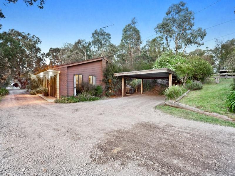 100 Boyds Road, Hurstbridge, Vic 3099 Property Details