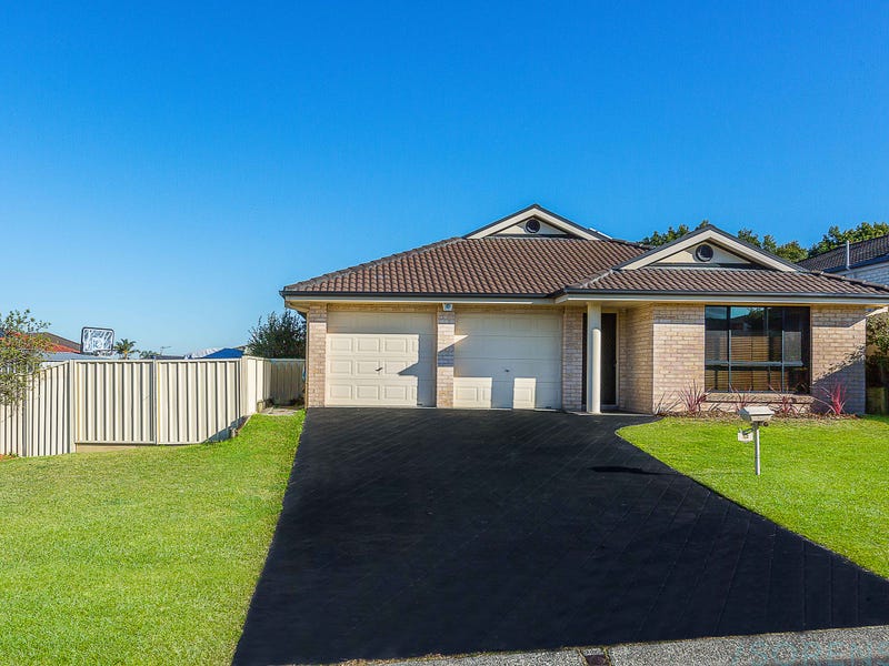 12 Menindee Avenue, Blue Haven, NSW 2262