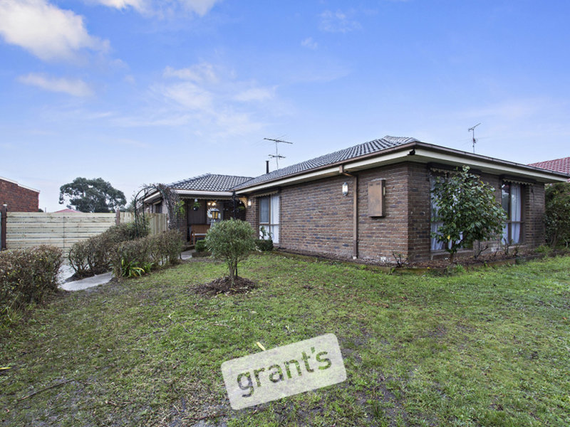 6 Kingston Avenue, Pakenham, Vic 3810 Property Details