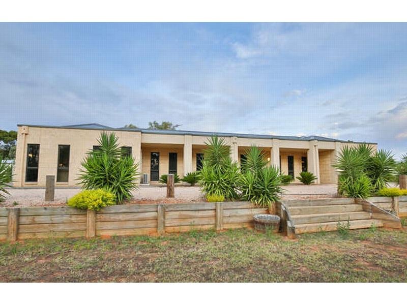 46 Flora Avenue, Mildura, Vic 3500 Property Details