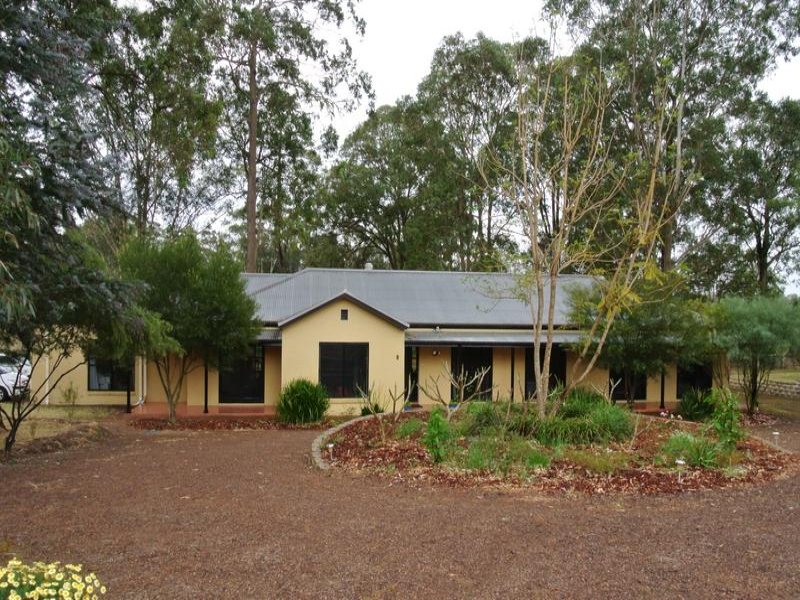 8 North Esk Drive, Seaham, NSW 2324 Property Details