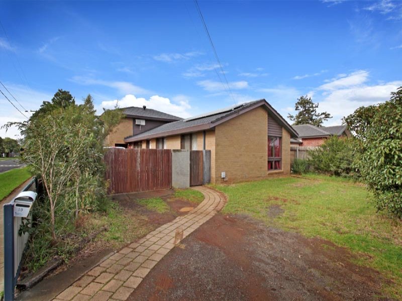 10 Kingsway, Melton, Vic 3337 Property Details