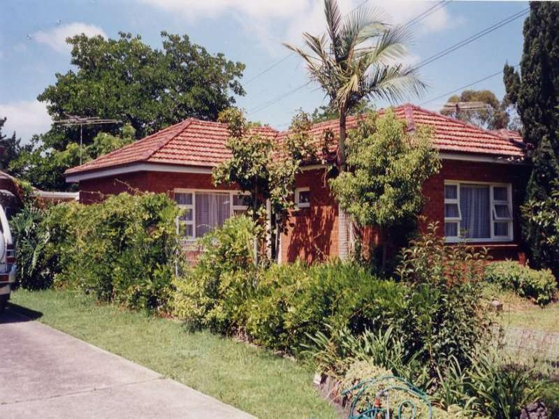 14 Tennyson Road, Greenacre, NSW 2190