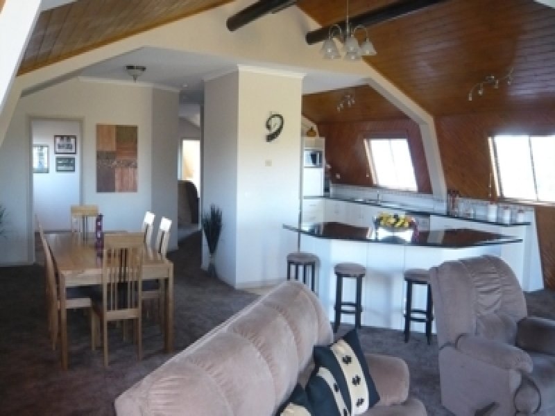 102 Millicent Road, Kalangadoo, SA 5278 Property Details