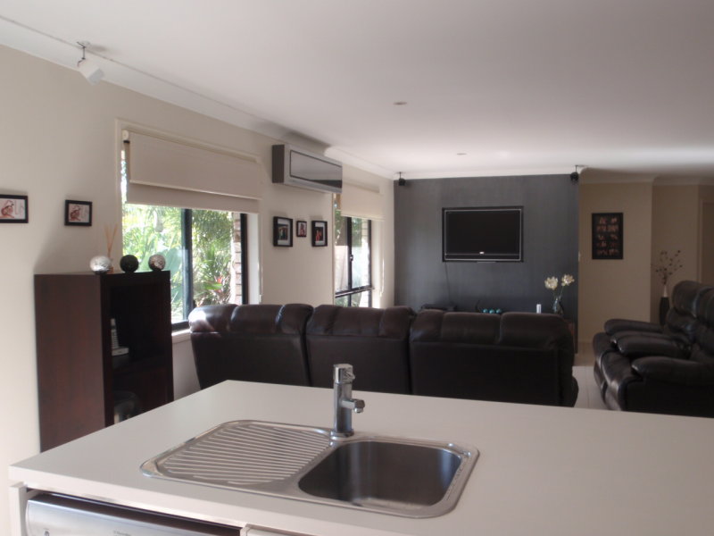 6 Coach House Place, Mooloolah Valley, QLD 4553