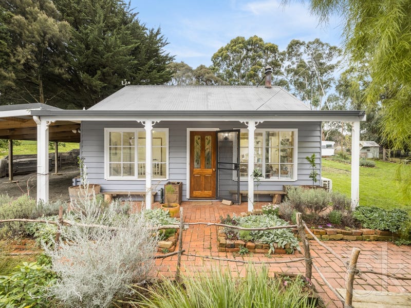 12 Main Road, Mount Egerton, VIC 3352