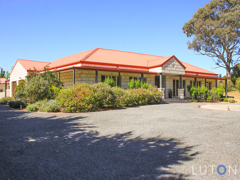 18 Vallencia Drive, Murrumbateman, NSW 2582 Property Details