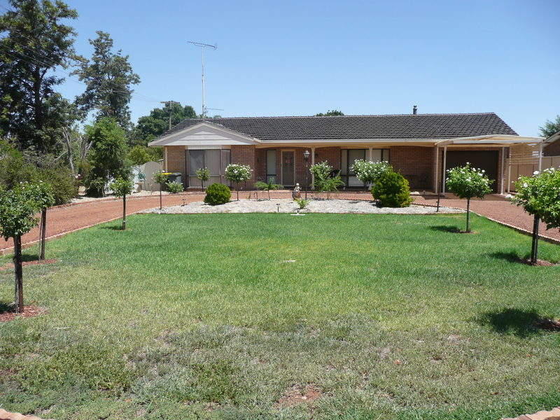 2A Mirrool Avenue, Yenda, NSW 2681