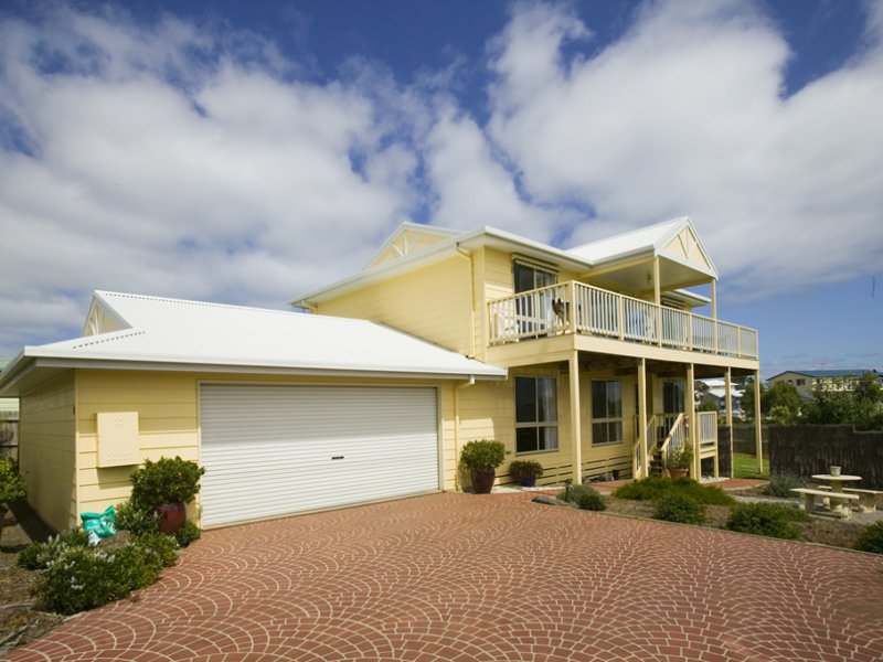 34 Norman Drive, Cowes, Vic 3922 Property Details