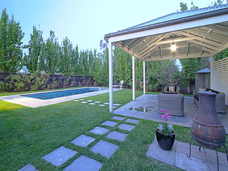 45 Woodstock Drive, Doreen, Vic 3754 Property Details