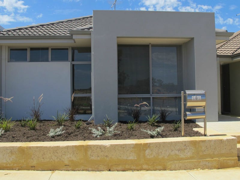 131 Lambeth Circle, Wellard, WA 6170
