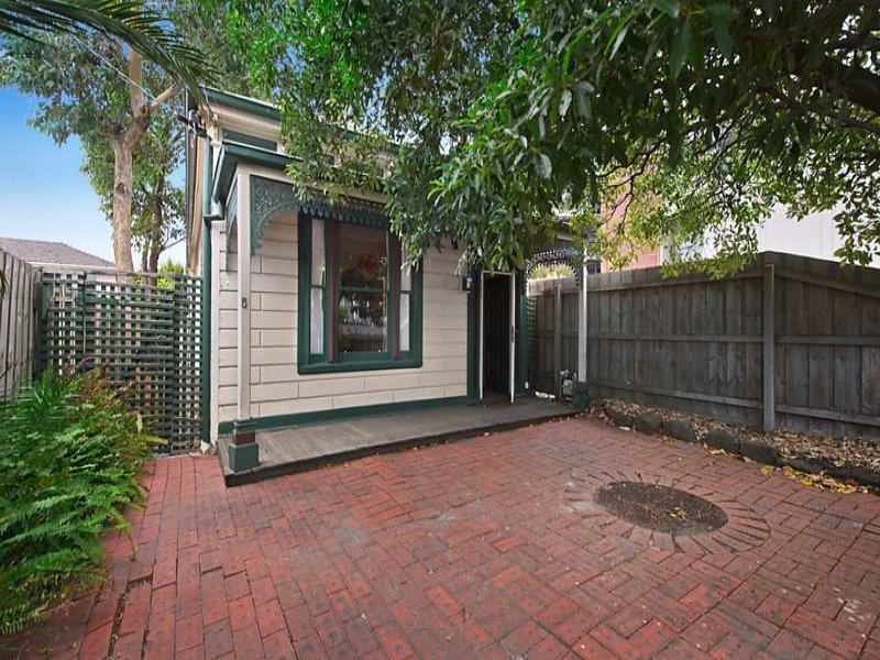 5 Railway Avenue, Armadale, VIC 3143