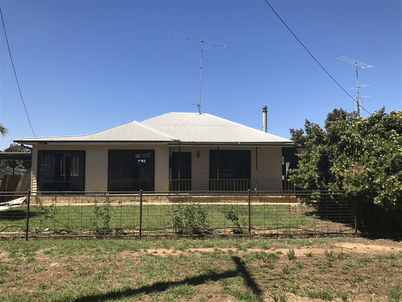 332 Macauley Street, Hay, NSW 2711