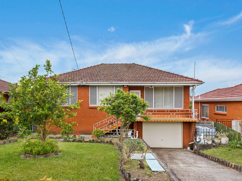 32 Beverley Avenue, Unanderra, NSW 2526 Property Details