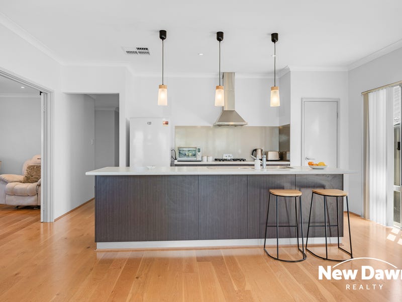 2 Aston Chase, Aveley, WA 6069 Property Details