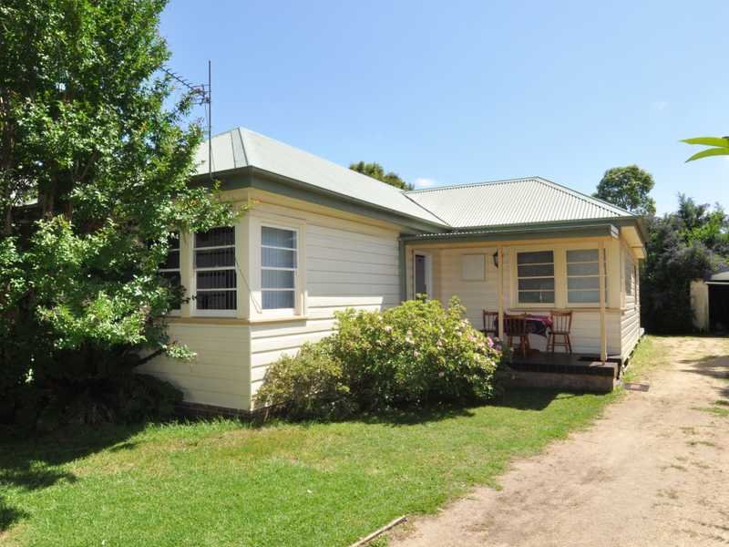 16 The Esplanade, Lorn, NSW 2320 Property Details