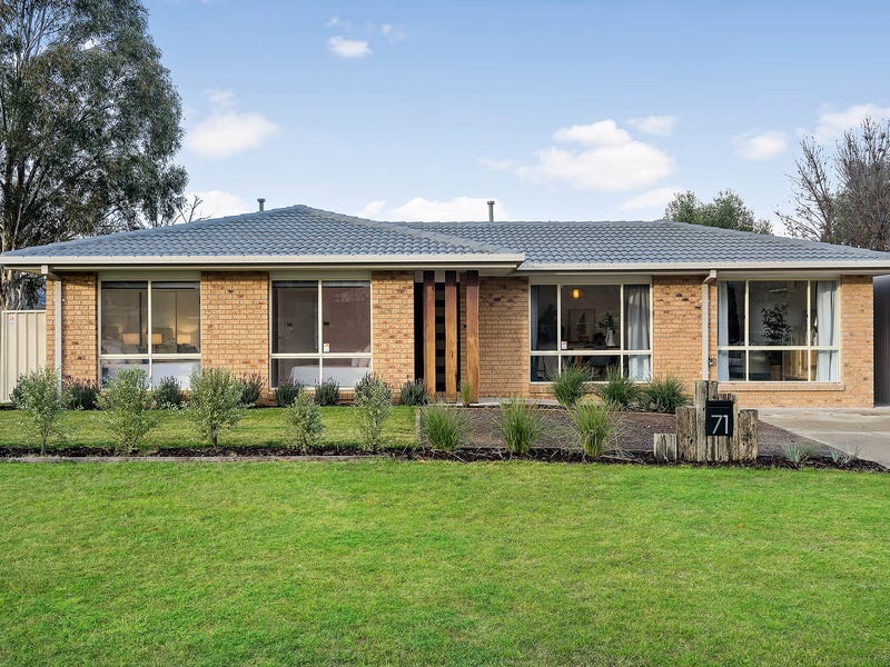 71 Clare Dennis Avenue, Gordon, ACT 2906