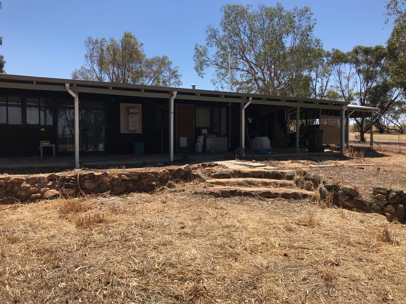 211 Hughes Road, Wongamine, WA 6401