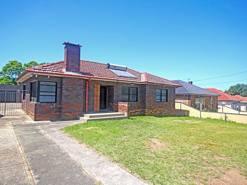 12 Dunlop Street, Roselands, NSW 2196