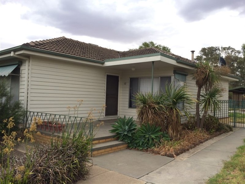 12 Hope Street, Kangaroo Flat, VIC 3555
