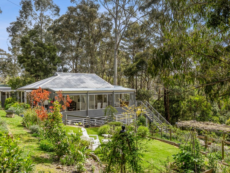 35 View Crescent, Blackwood, Vic 3458 House for Sale