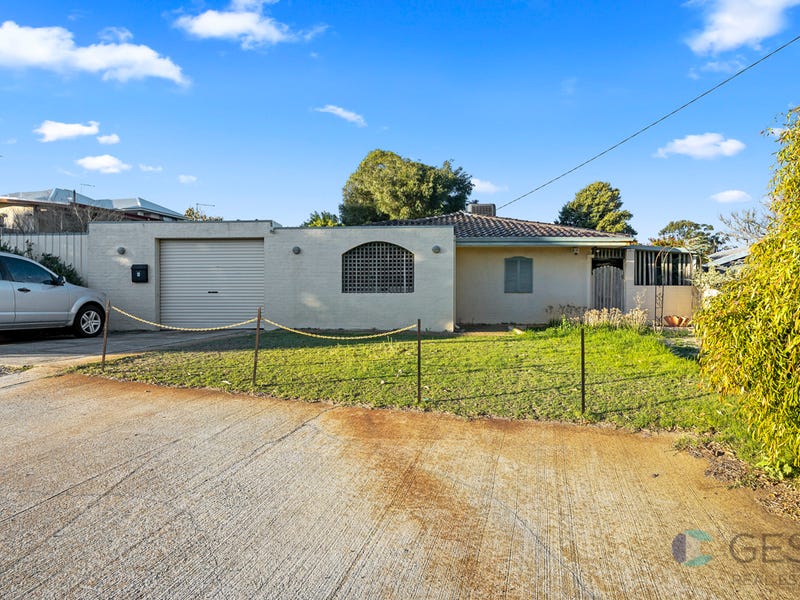 4 ROCHFORD WAY, Girrawheen, WA 6064 Property Details