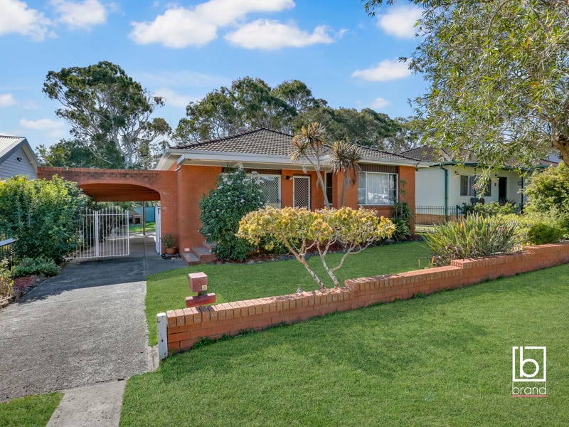 4 First Avenue, Toukley, NSW 2263