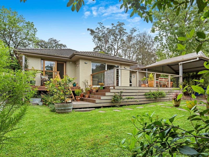 4 Thomas Road, Red Hill South, Vic 3937