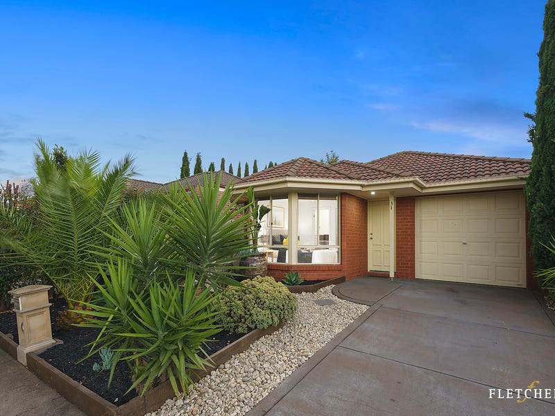 31 Holmes Way Caroline Springs Vic 3023 House For Sale Realestate Com Au