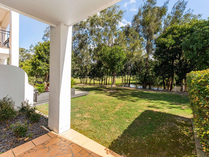 8867 Magnolia Drive East, Hope Island, Qld 4212 Townhouse for Sale